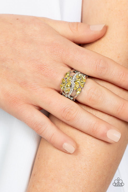Paparazzi Ring Luminously Leafy - Yellow