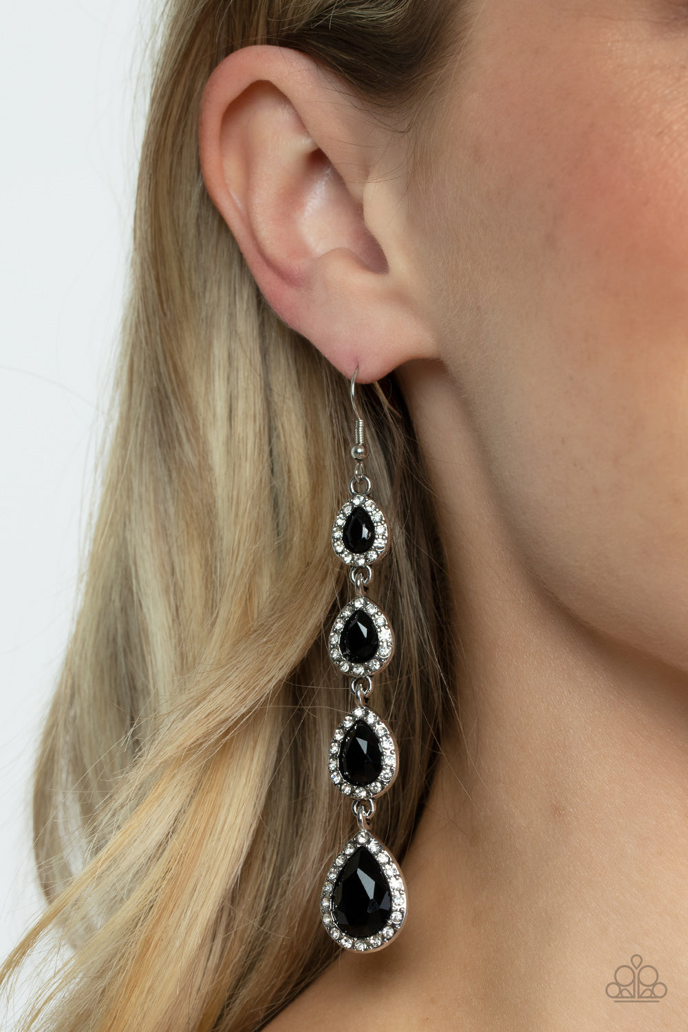 Paparazzi Earrings Confidently Classy - Black