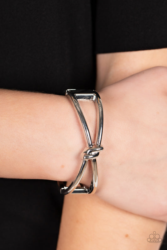 Paparazzi Bracelet KNOT My First Rodeo - Silver