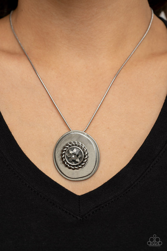 Paparazzi Necklace Make Me a MEDALLION-aire - Silver