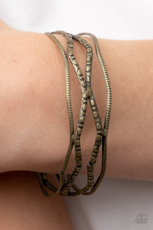 Paparazzi Bracelet A Narrow ESCAPADE - Brass