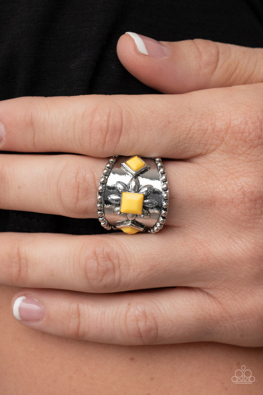 Paparazzi Ring Daisy Diviner - Yellow