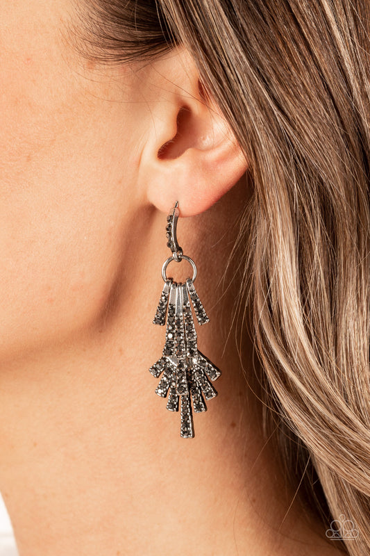 Paparazzi Earrings Fan of Glam - Silver