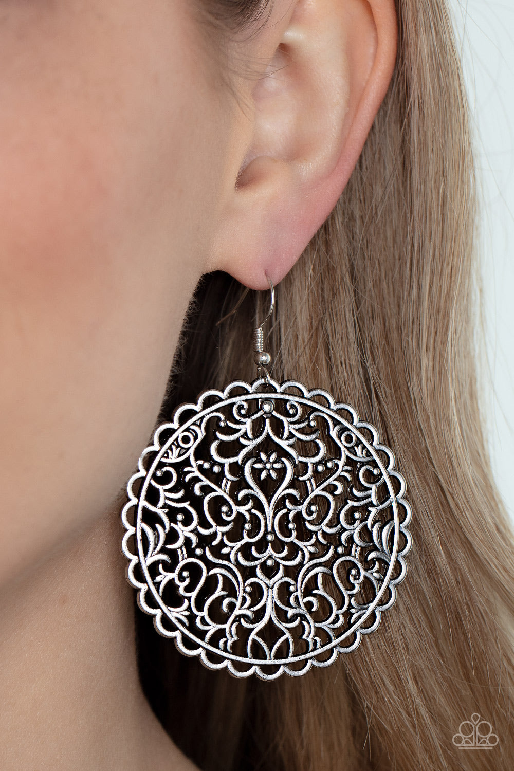 Paparazzi Earrings The Whole Nine VINEYARDS - Silver
