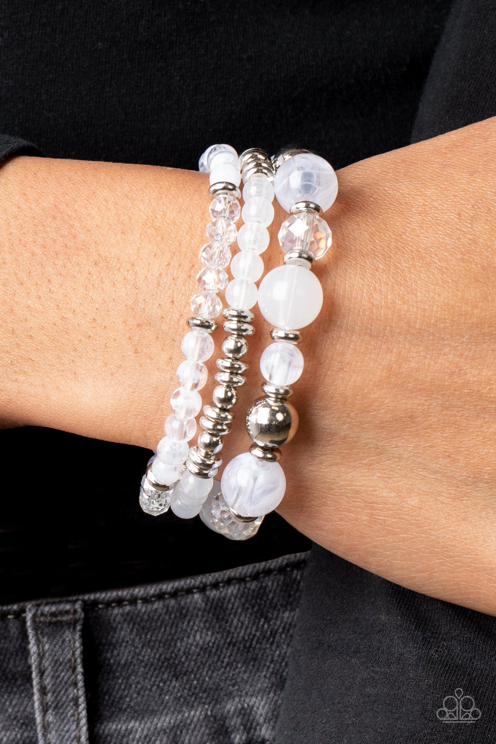 Paparazzi Bracelet Shoreside Stroll - White