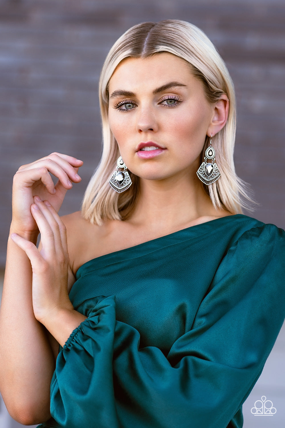 Paparazzi Earrings Royal Remix - Silver