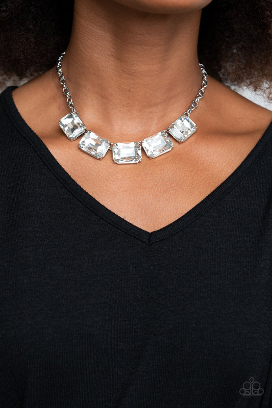 Paparazzi Necklace Deep Freeze Diva - White