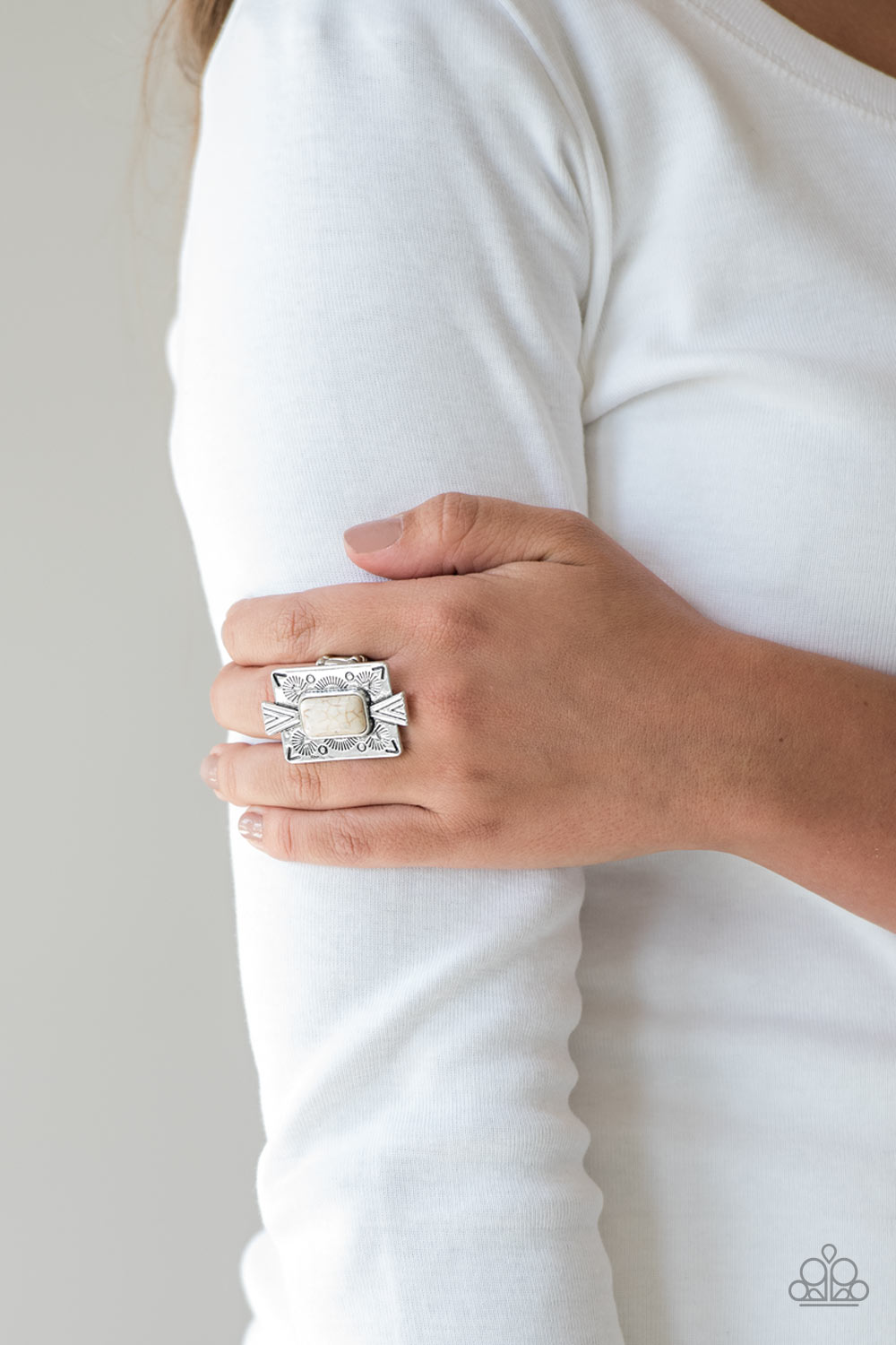 Paparazzi Ring Stone Cold Couture - White