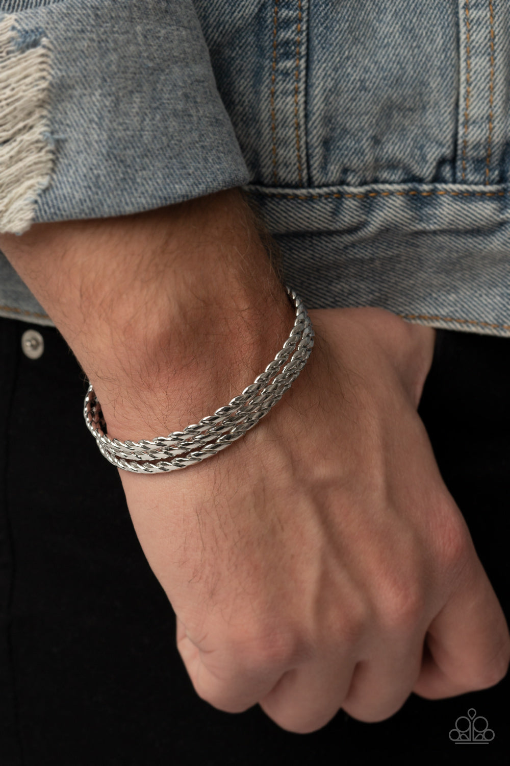 Paparazzi Bracelet Line of Scrimmage - Silver