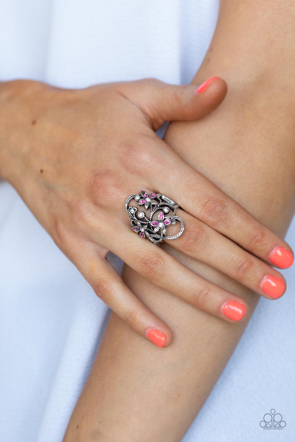 Paparazzi Ring Flirtatiously Flowering - Pink