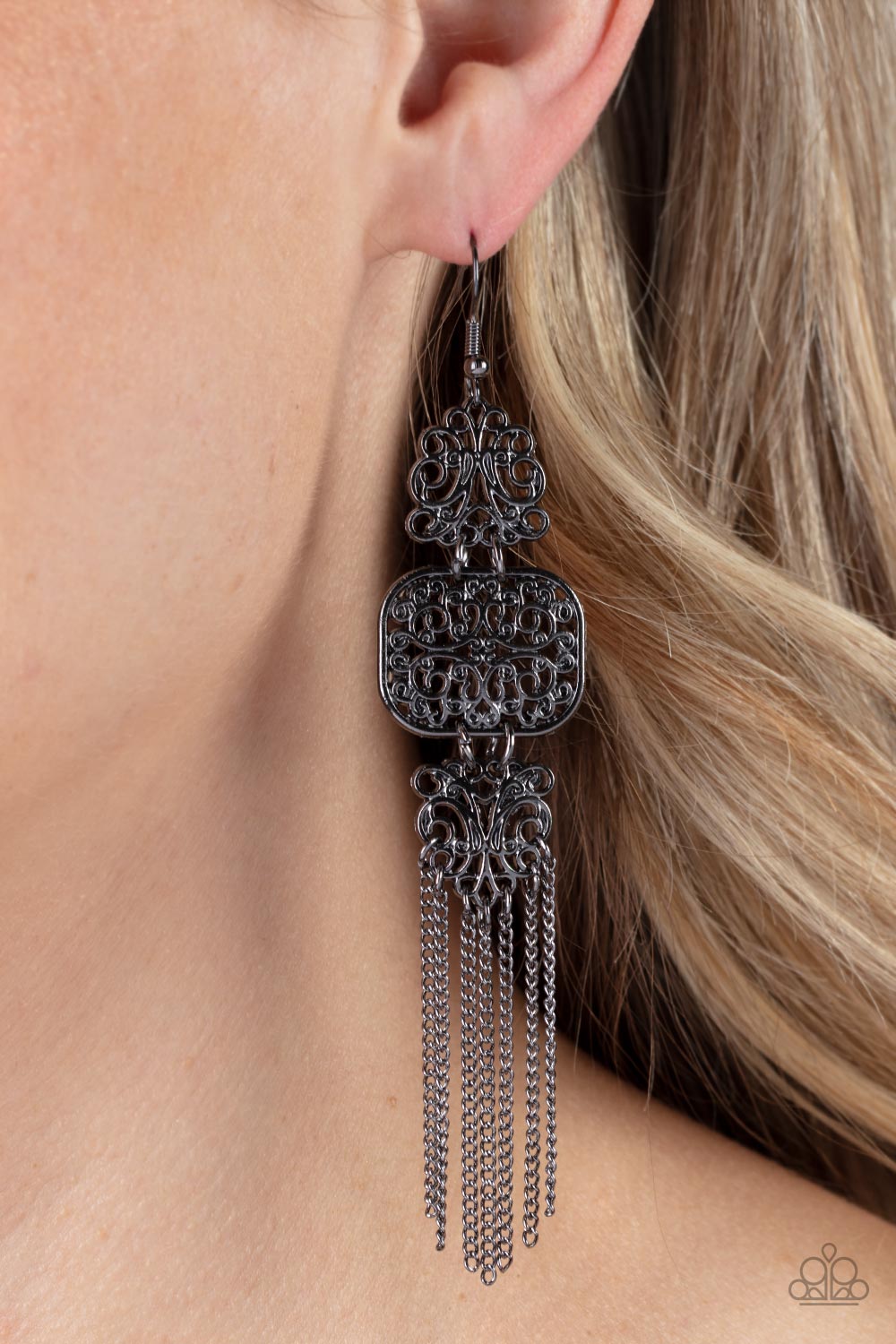 Paparazzi Earrings Eastern Elegance - Black