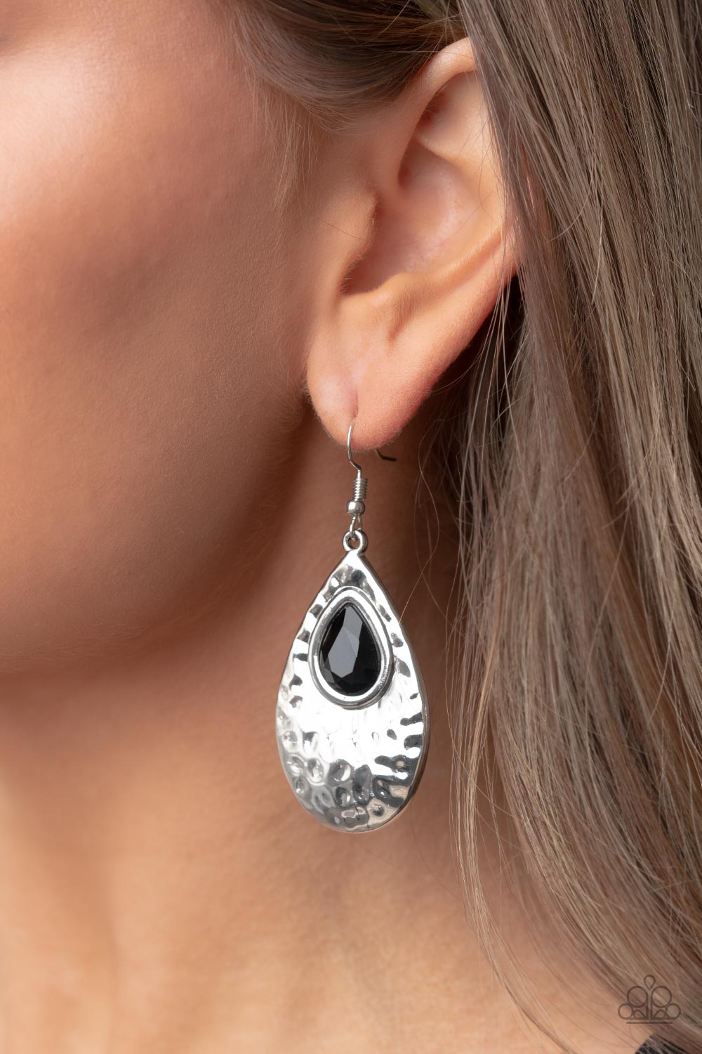 Paparazzi Earrings Tranquil Trove - Black