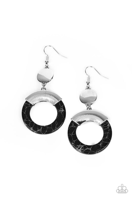Paparazzi Earrings ENTRADA at Your Own Risk - Black