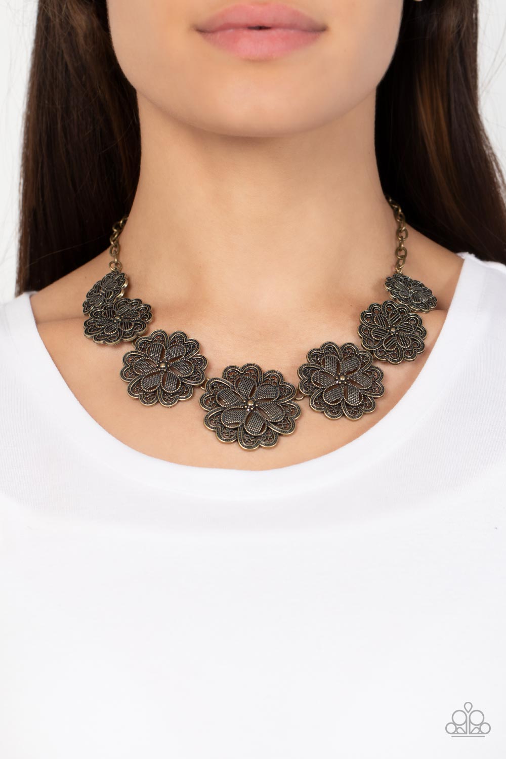 Paparazzi Necklace Basketful of Blossoms - Brass