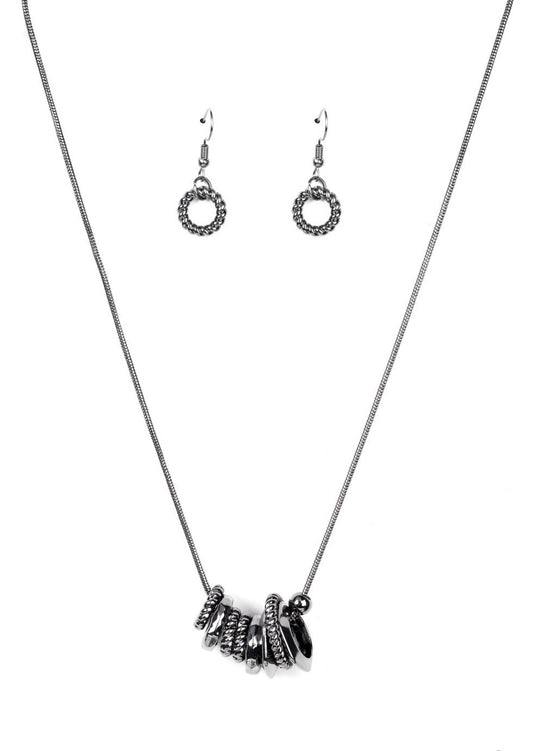 Paparazzi Necklace Mechanical Mischief - Black