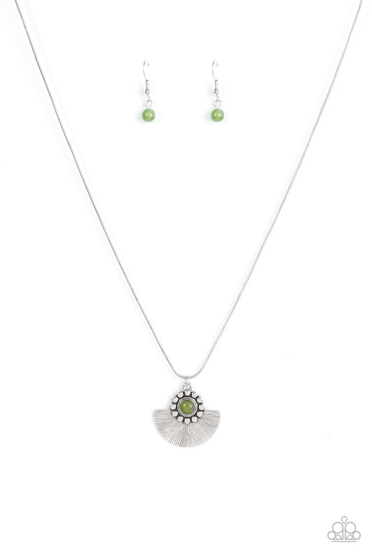Paparazzi Necklace Magnificent Manifestation - Green