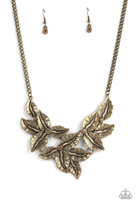 Paparazzi Necklace Holly Heiress - Brass