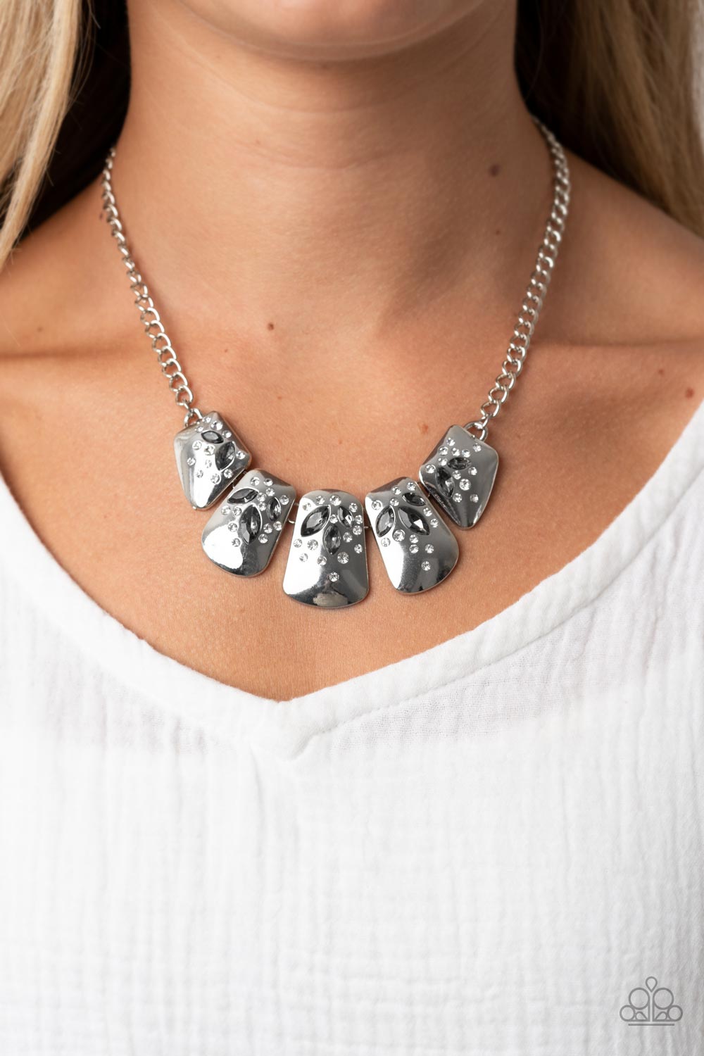 Paparazzi Necklace Jubilee Jingle - Silver