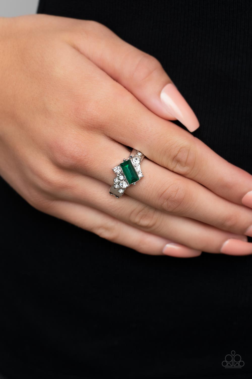 Paparazzi Ring Tip the Balance - Green