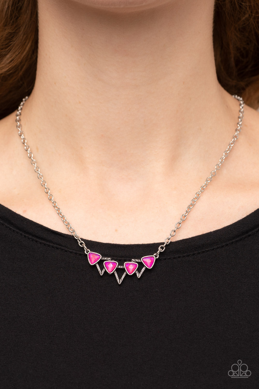 Paparazzi Necklace Pyramid Prowl - Pink