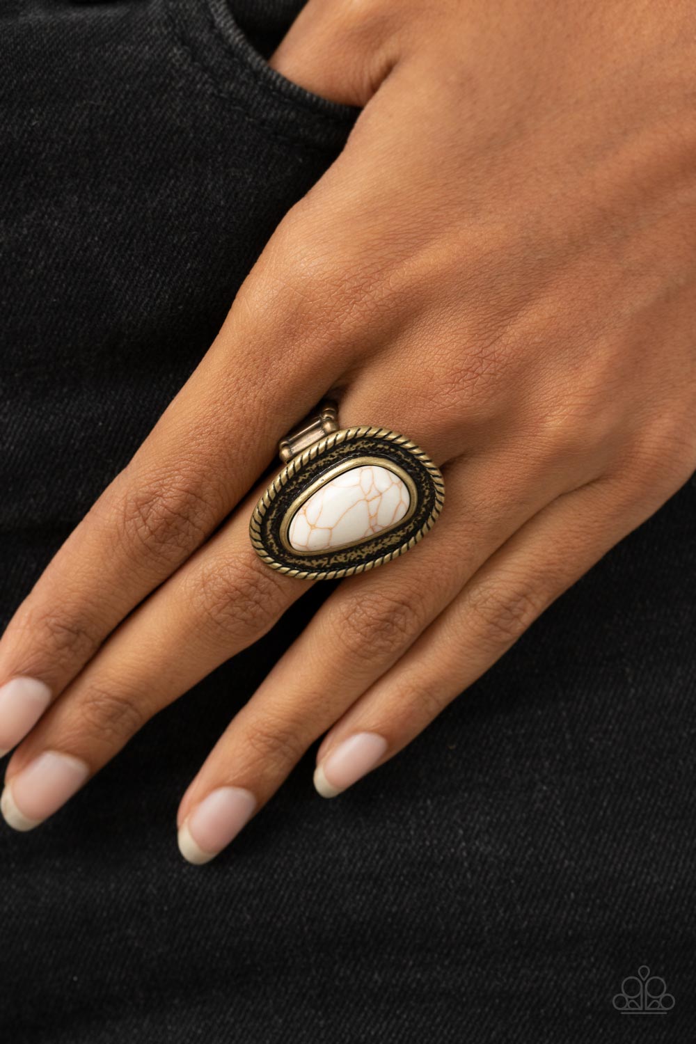 Paparazzi Ring Downtown Desertscape - Brass