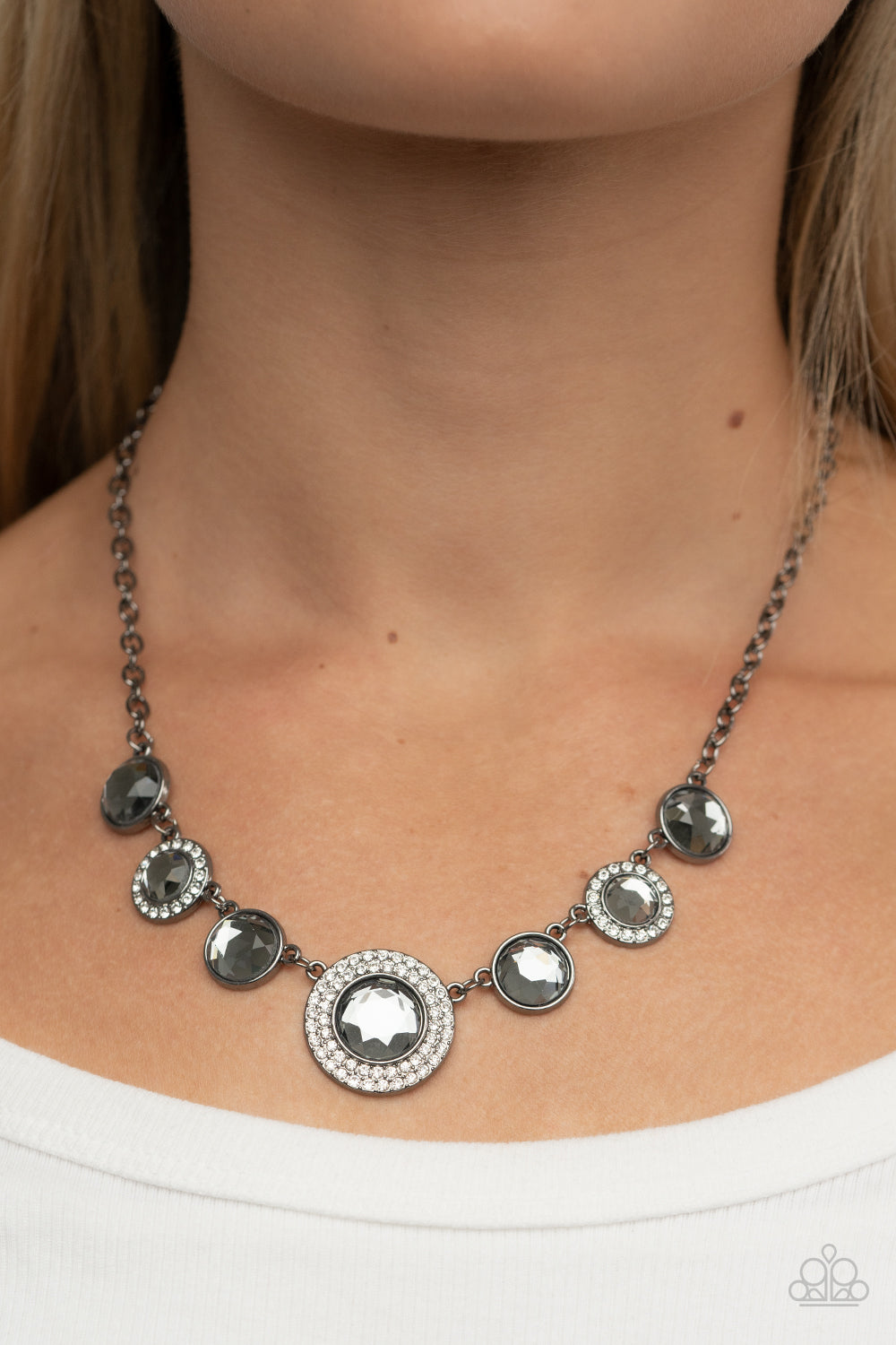 Paparazzi Necklace Extravagant Extravaganza - Black