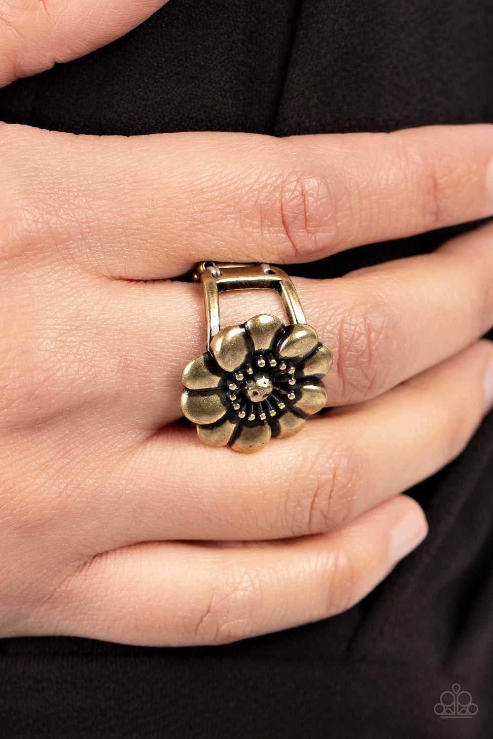 Paparazzi Ring Floral Farmstead - Brass