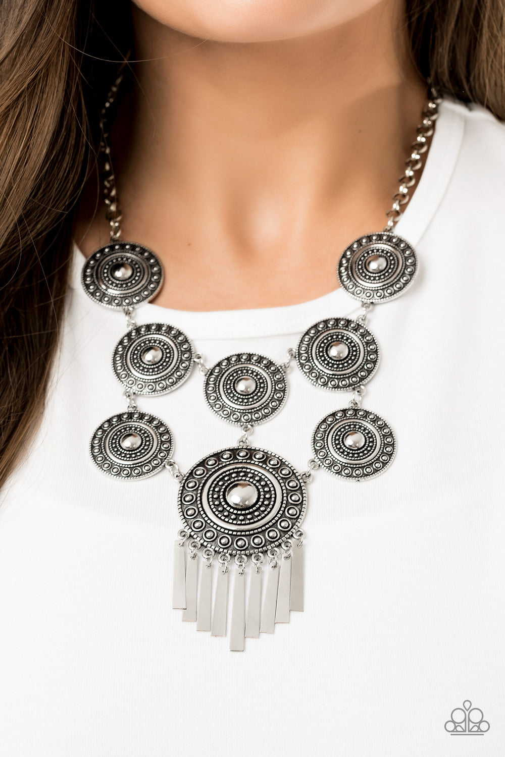 Paparazzi Necklace Modern Medalist - Silver