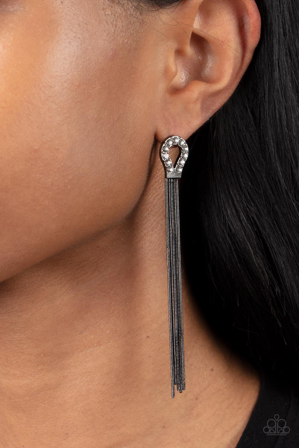 Paparazzi Earrings Dallas Debutante - Black