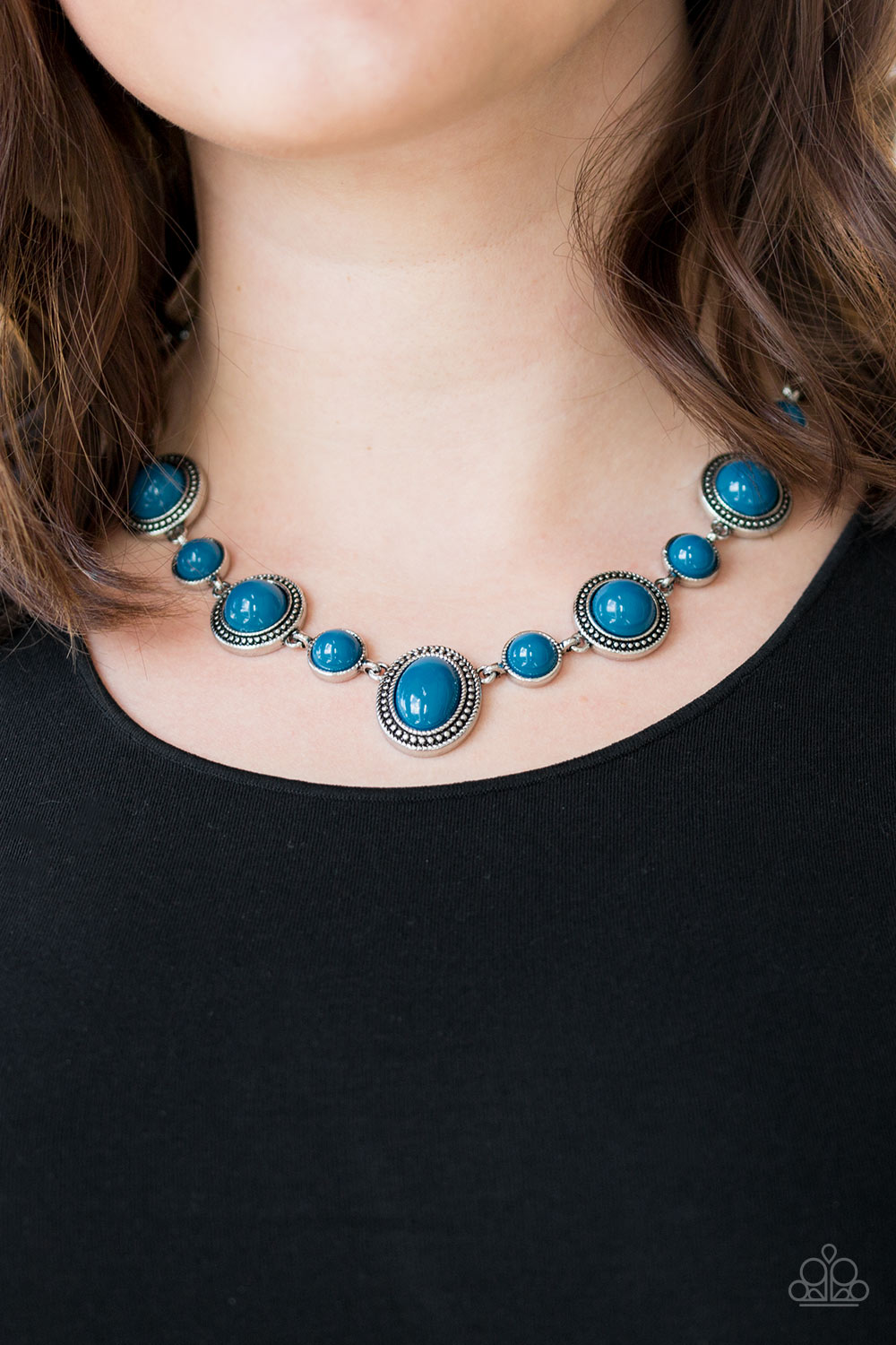 Venturous vibes blue deals necklace